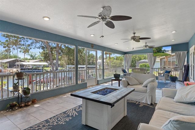 11430 W WATERWAY DRIVE, Homosassa, FL 34448