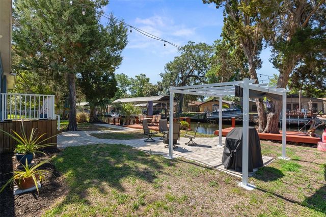 11430 W WATERWAY DRIVE, Homosassa, FL 34448