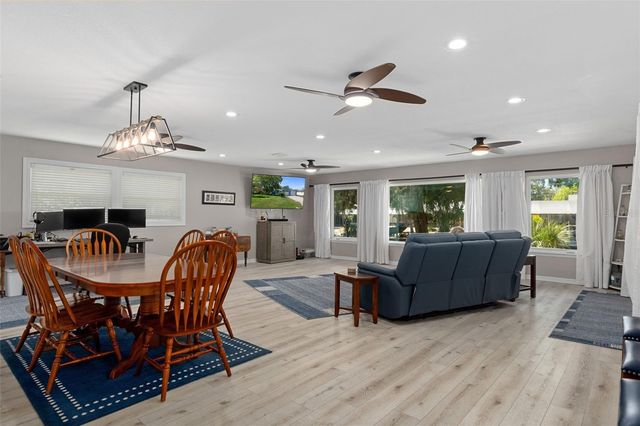 11430 W WATERWAY DRIVE, Homosassa, FL 34448