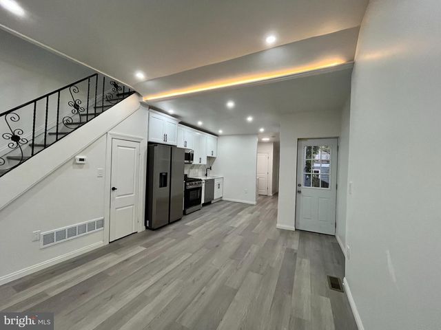 743 N 39TH ST, Philadelphia, PA 19104