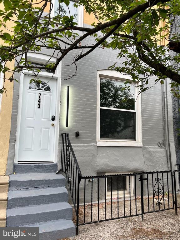 743 N 39TH ST, Philadelphia, PA 19104
