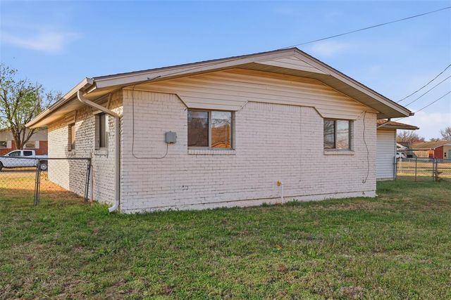 929 NW 20th Street, Moore, OK 73160