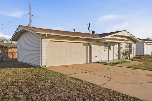 929 NW 20th Street, Moore, OK 73160