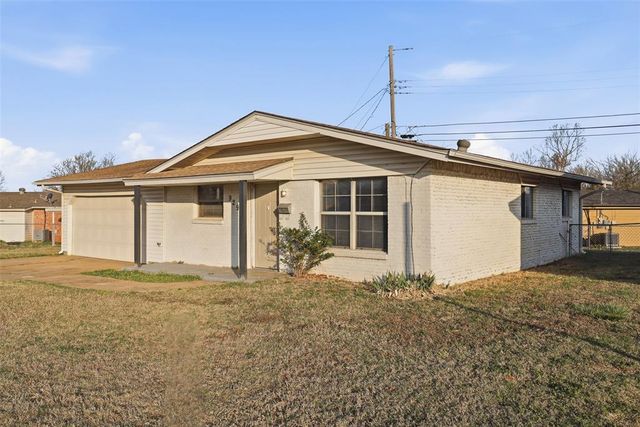 929 NW 20th Street, Moore, OK 73160