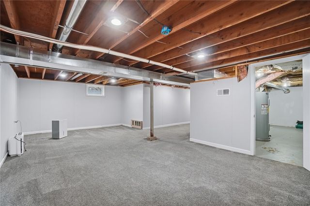 1305 Edwards Drive, Tipp City, OH 45371