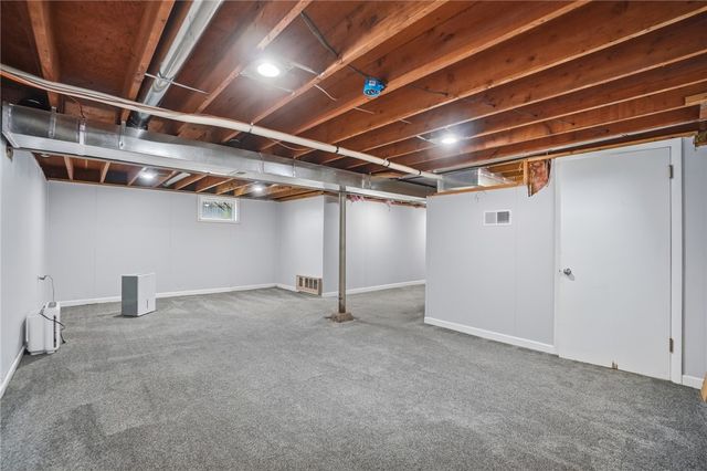 1305 Edwards Drive, Tipp City, OH 45371