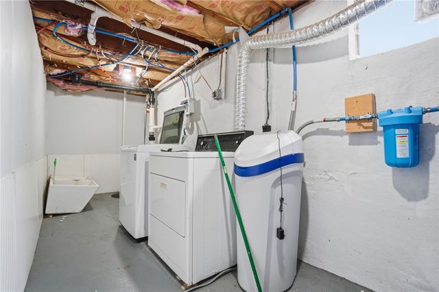 1305 Edwards Drive, Tipp City, OH 45371