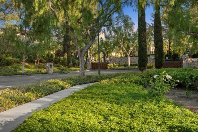 42 Gardenpath, Irvine, CA 92603