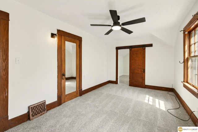 3340 Center Street, Omaha, NE 68105