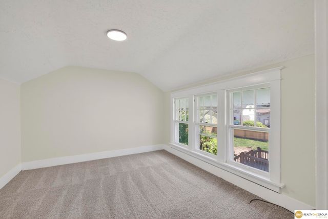 3340 Center Street, Omaha, NE 68105