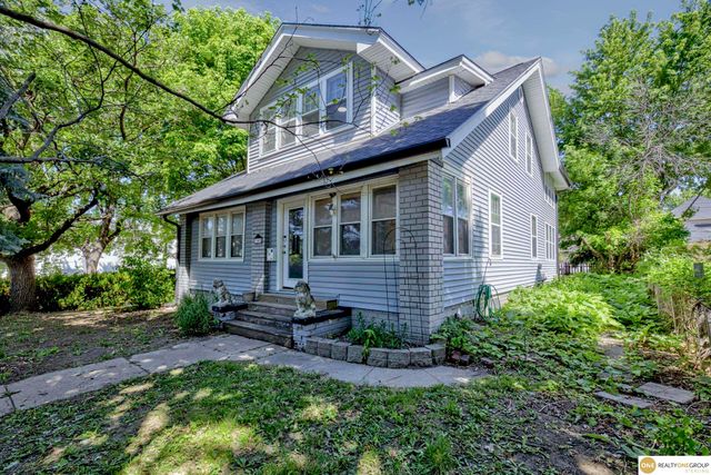 3340 Center Street, Omaha, NE 68105