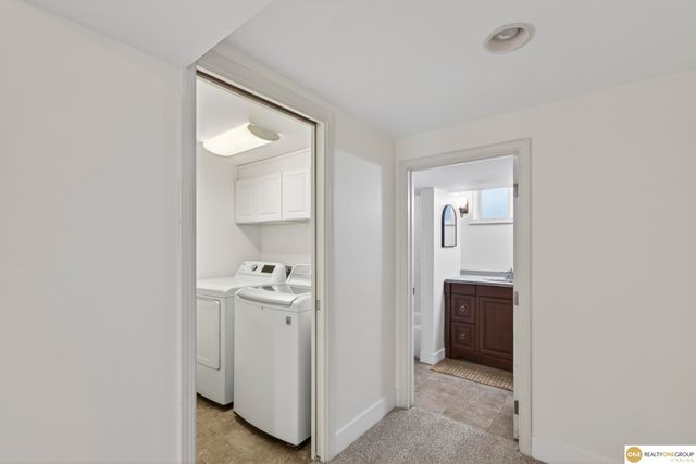 3340 Center Street, Omaha, NE 68105