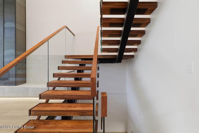 16707 Bisley Pl, Louisville, KY 40245