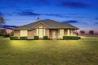 1061 Savannah Lane, Oak Ridge, TX 75142