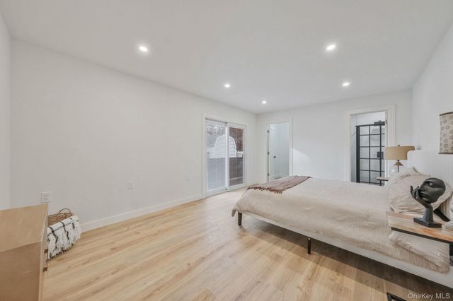 73 Midwood Avenue, Farmingdale, NY 11735