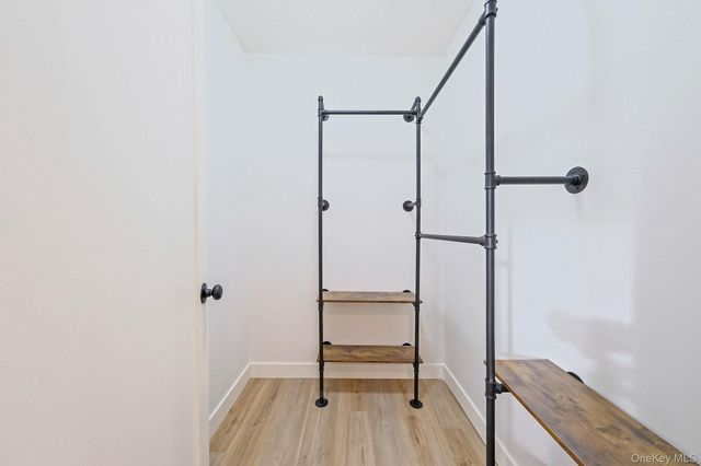 73 Midwood Avenue, Farmingdale, NY 11735