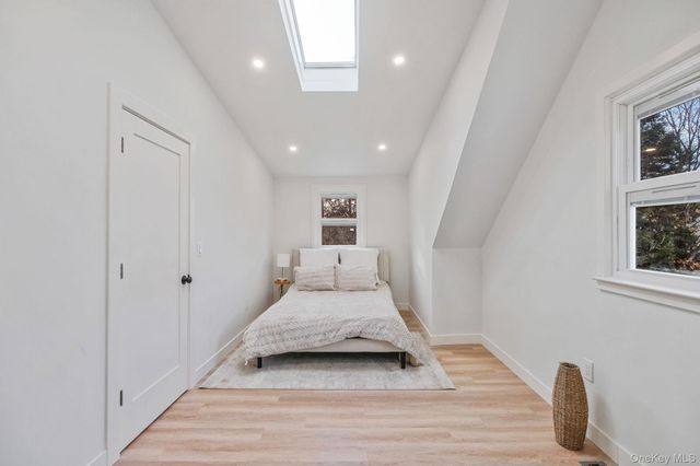 73 Midwood Avenue, Farmingdale, NY 11735