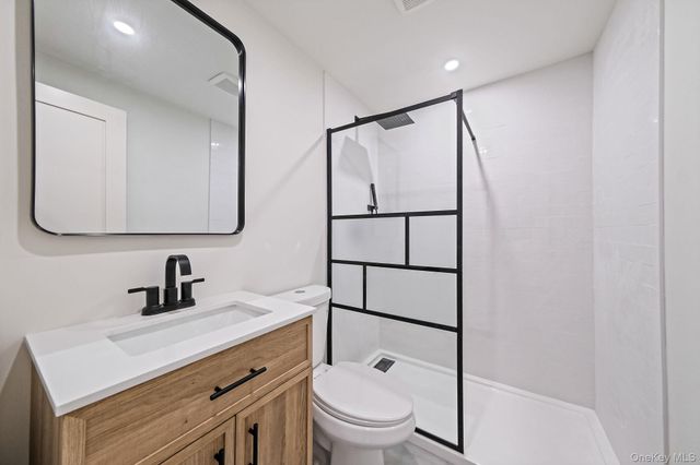 73 Midwood Avenue, Farmingdale, NY 11735