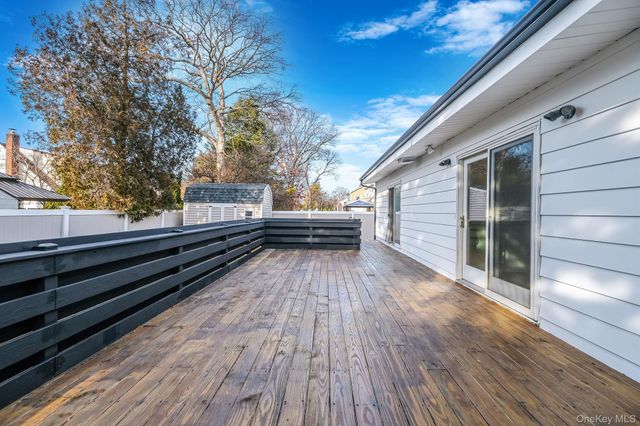 73 Midwood Avenue, Farmingdale, NY 11735