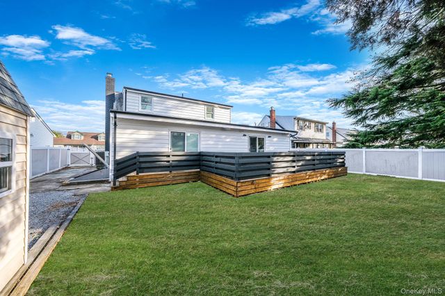 73 Midwood Avenue, Farmingdale, NY 11735