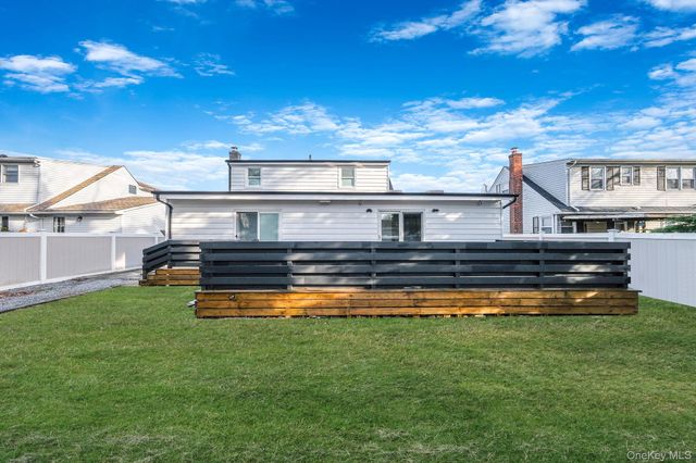 73 Midwood Avenue, Farmingdale, NY 11735