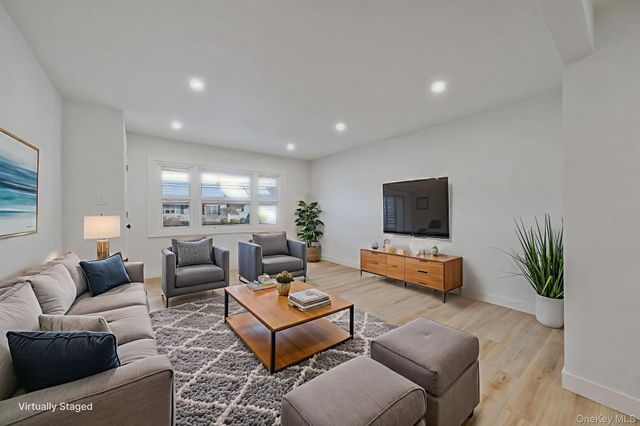 73 Midwood Avenue, Farmingdale, NY 11735