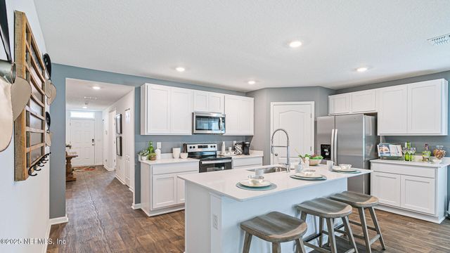 21 LUTHER Drive, Palm Coast, FL 32164