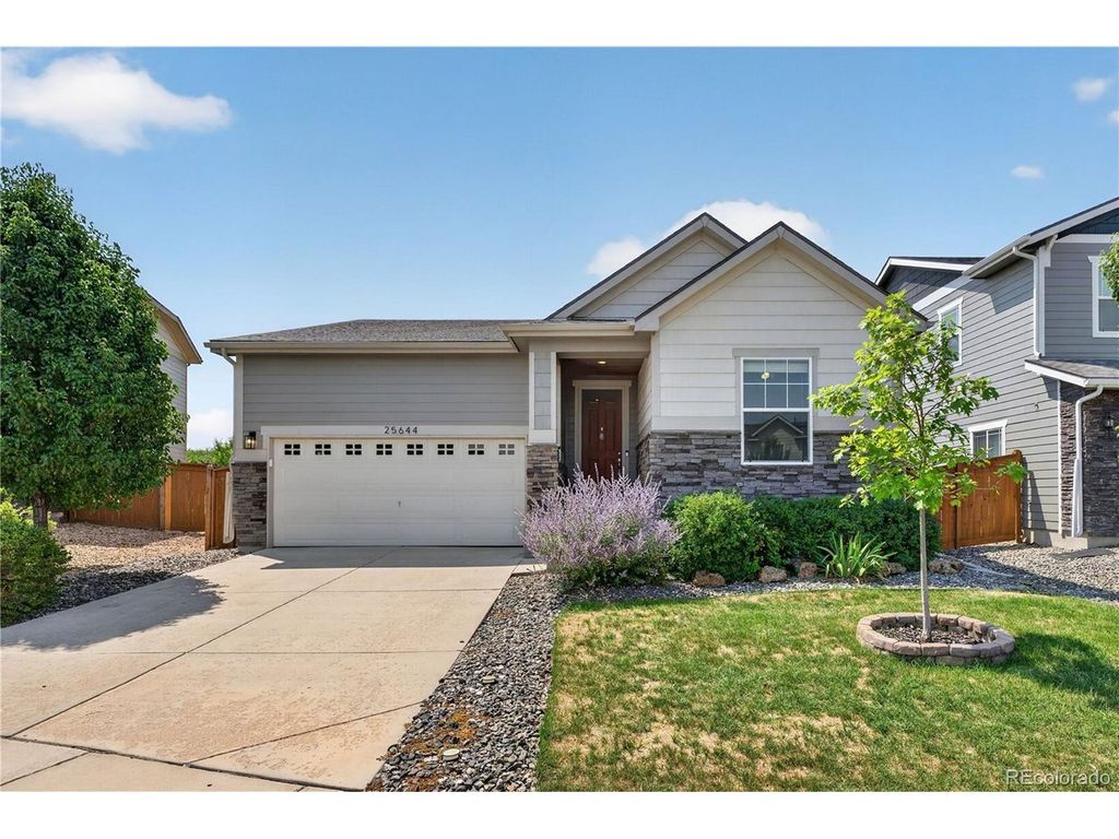 25644 E Byers Dr, Aurora, CO 80018