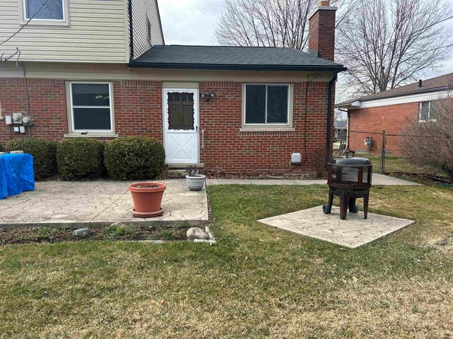 33538 Swan Drive, Sterling Heights, MI 48312