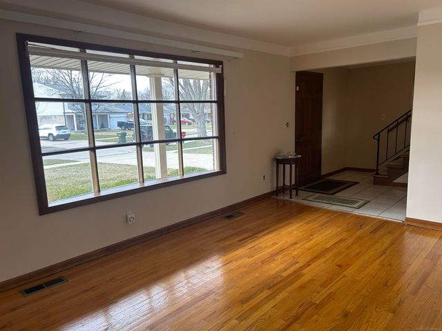 33538 Swan Drive, Sterling Heights, MI 48312