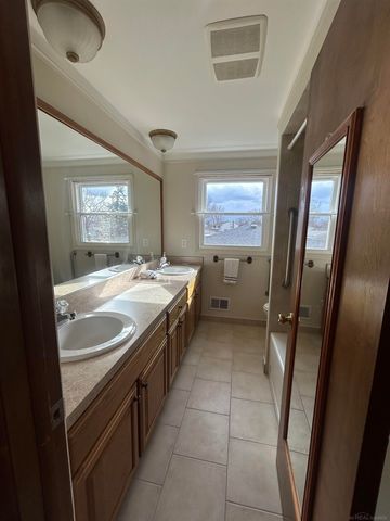 33538 Swan Drive, Sterling Heights, MI 48312