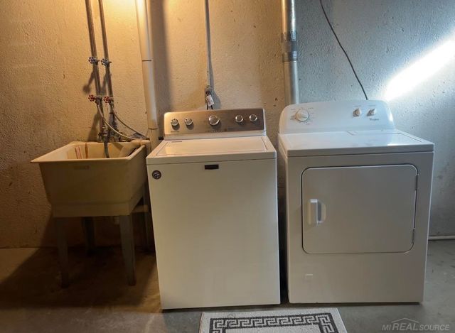 33538 Swan Drive, Sterling Heights, MI 48312