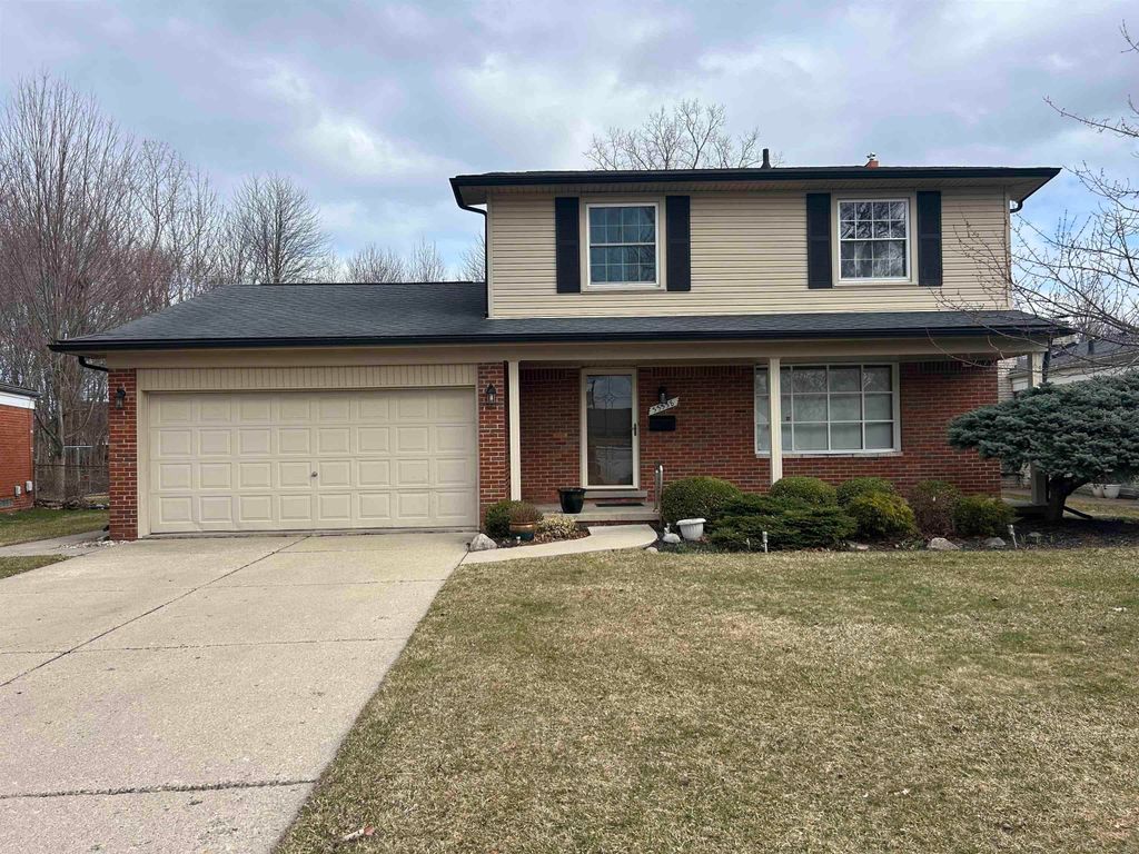 33538 Swan Drive, Sterling Heights, MI 48312