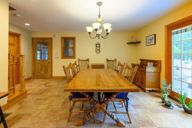 434 Batchelor St, Granby, MA 01033
