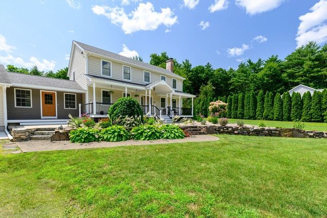 434 Batchelor St, Granby, MA 01033