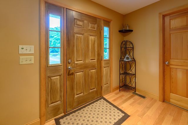 434 Batchelor St, Granby, MA 01033