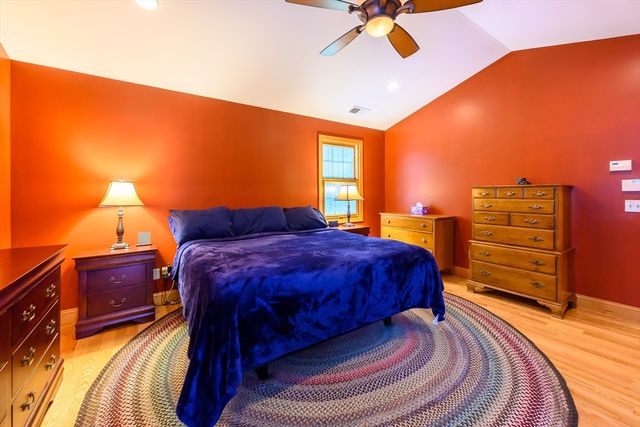434 Batchelor St, Granby, MA 01033