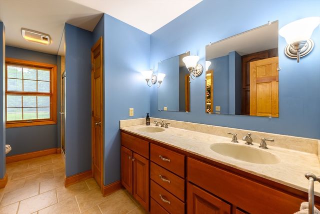 434 Batchelor St, Granby, MA 01033