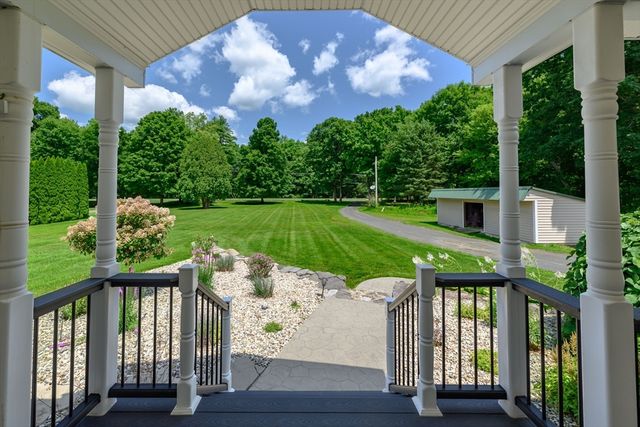 434 Batchelor St, Granby, MA 01033
