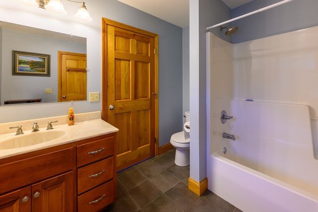 434 Batchelor St, Granby, MA 01033