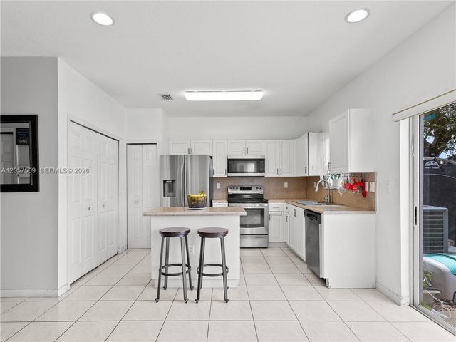 1651 SE 31st Ct, Homestead, FL 33035