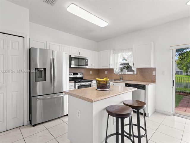 1651 SE 31st Ct, Homestead, FL 33035