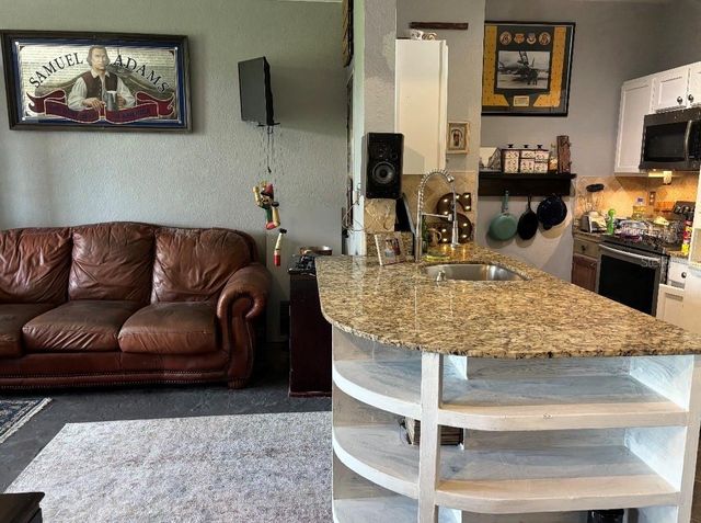 5000 CULBREATH KEY WAY 9-112, Tampa, FL 33611