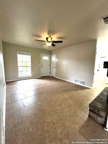 11619 HONEY GROVE ST, Live Oak, TX 78233