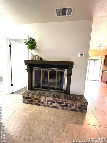 11619 HONEY GROVE ST, Live Oak, TX 78233