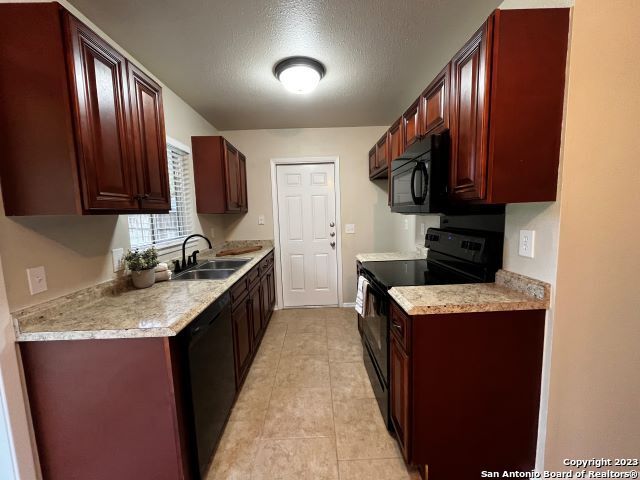 11619 HONEY GROVE ST, Live Oak, TX 78233