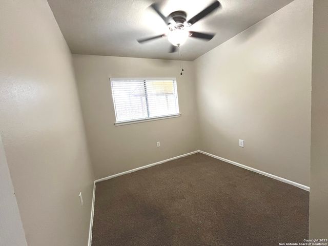 11619 HONEY GROVE ST, Live Oak, TX 78233