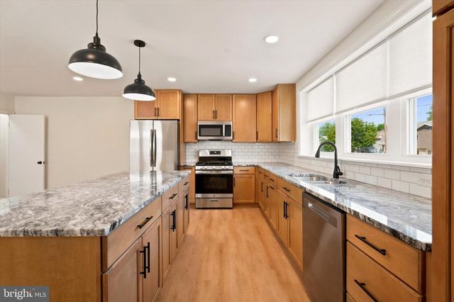 668 RENZ ST, Philadelphia, PA 19128
