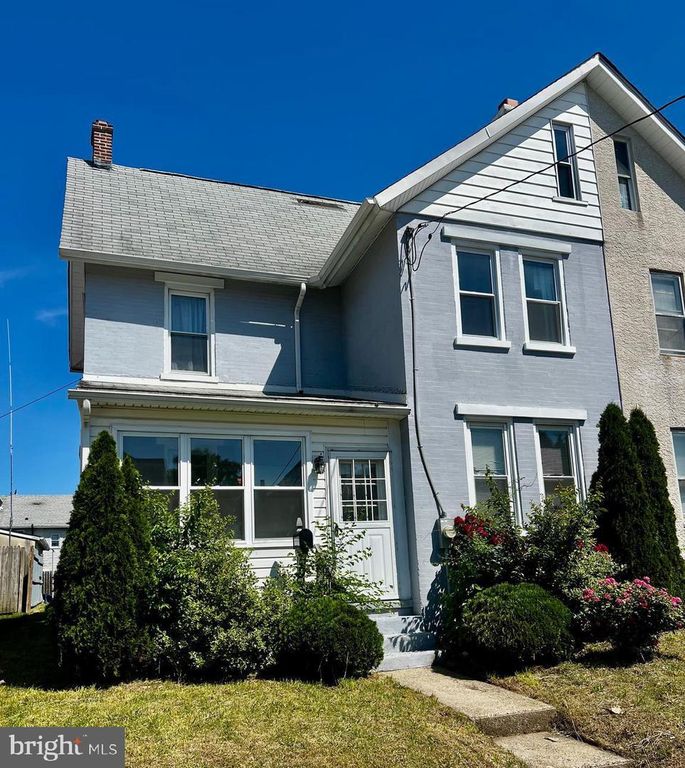 4 W 6TH ST, Marcus Hook, PA 19061