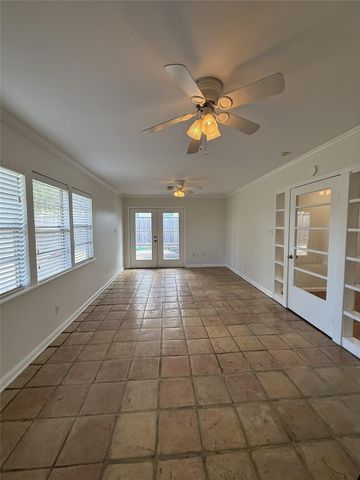 1234 S Gardenia Drive, Houston, TX 77018